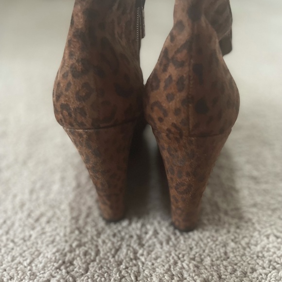 Leopard Wedge Booties Size 10 - Picture 6 of 6